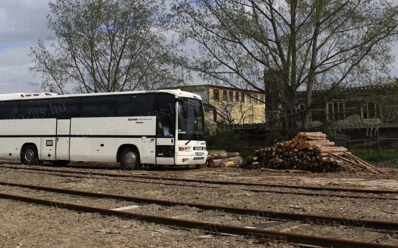 Légkondicionált Ikarus EAG E98 turista autóbusz bérlése csoportos utazáshoz