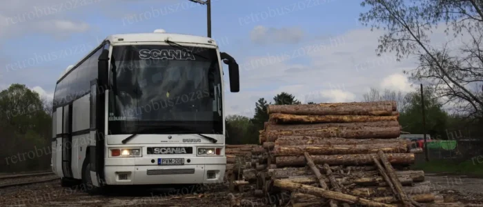 Légkondicionált Ikarus EAG E98 turista autóbusz bérlése csoportos utazáshoz