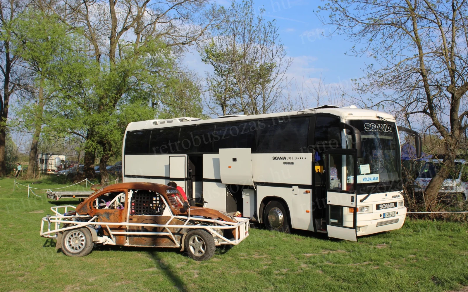 Légkondicionált Ikarus EAG E98 turista autóbusz bérlése csoportos utazáshoz