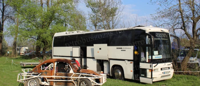 Légkondicionált Ikarus EAG E98 turista autóbusz bérlése csoportos utazáshoz